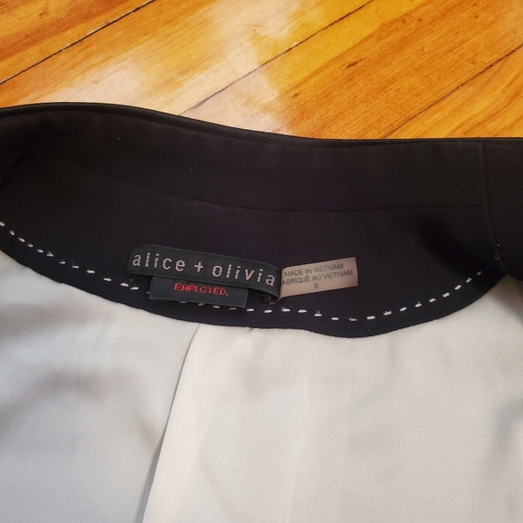 Alice + Olivia Employed Open Front black blazer. Size 8. Classic and classy. - Picture 4 of 11